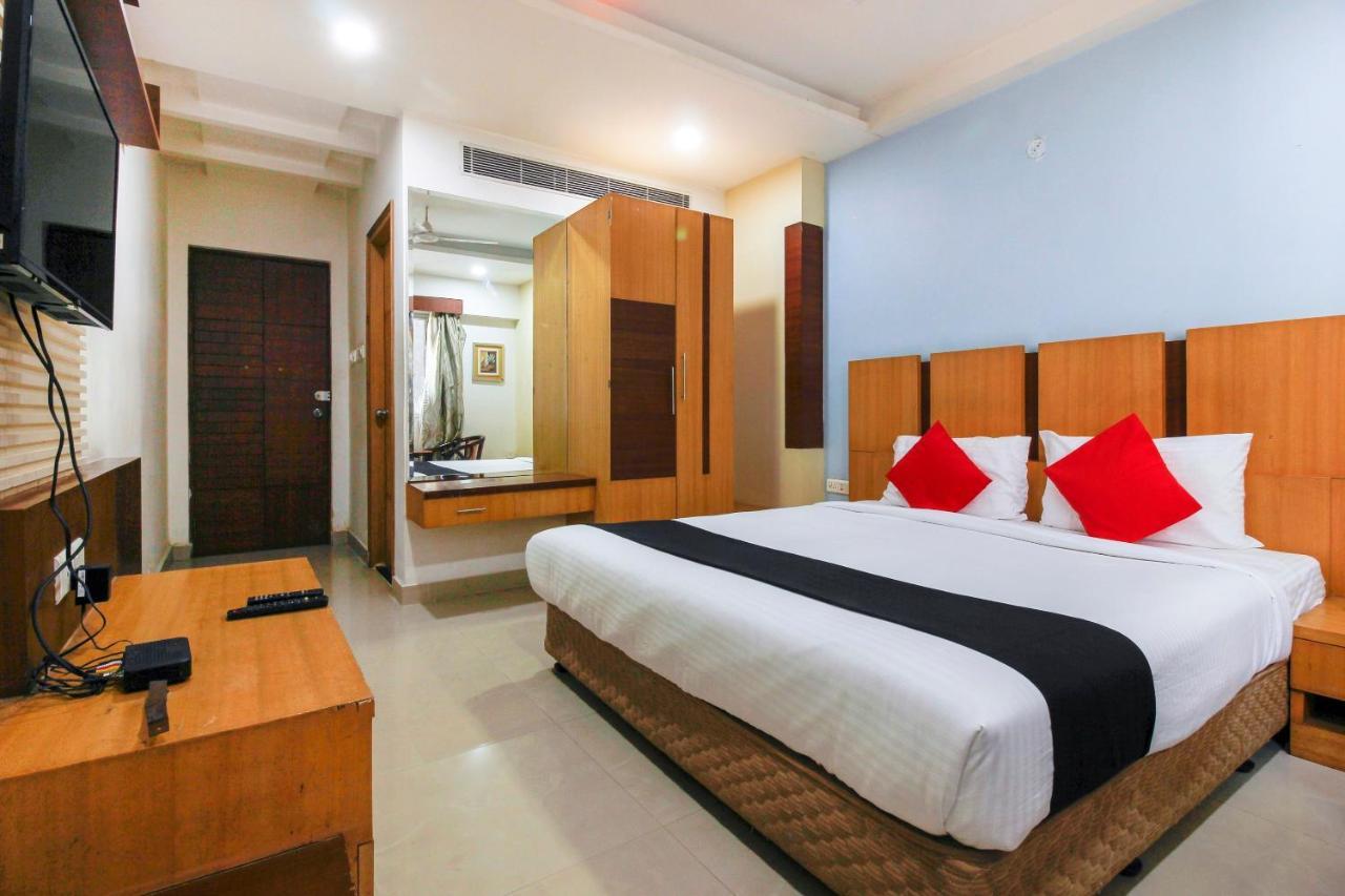 Capital O 66968 Haveli The Landmark Warangal Ngoại thất bức ảnh