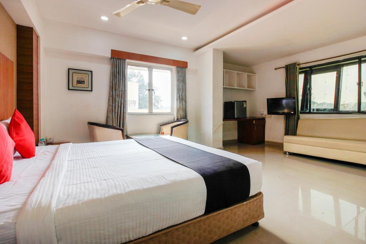 Capital O 66968 Haveli The Landmark Warangal Ngoại thất bức ảnh